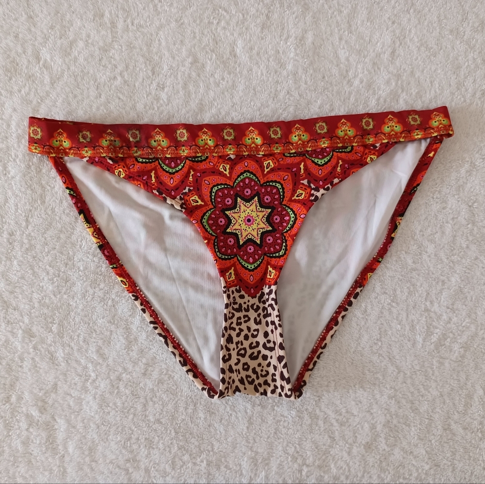 Venus Flirty Leopard Jungle Mosaic Bikini Set, Top Size B, Bottom Size 4 - Picture 10 of 15